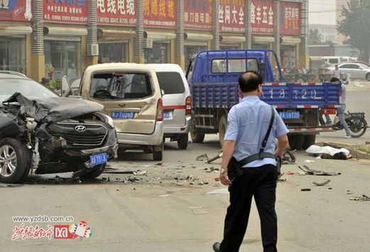 ʯ��ׯ107��������3������ײ 1��3��