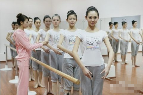 ���أ�ģ���տ��������������������ɵ�