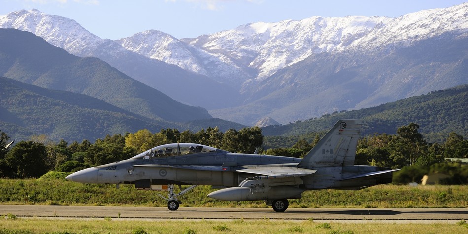 ���ô�F-18��θ�����װ��